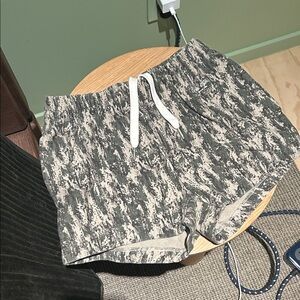 Rag&Bone Camouflage Shorts